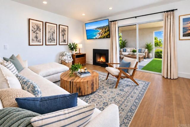 930 Via Mil Cumbres 27, Solana Beach, CA 92075