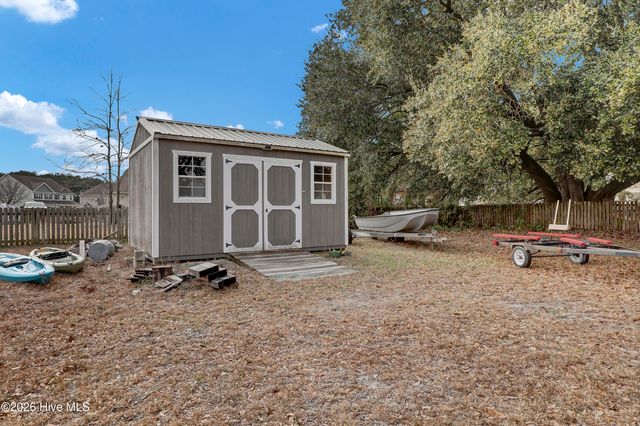 118 Camelot Drive, Holly Ridge, NC 28445