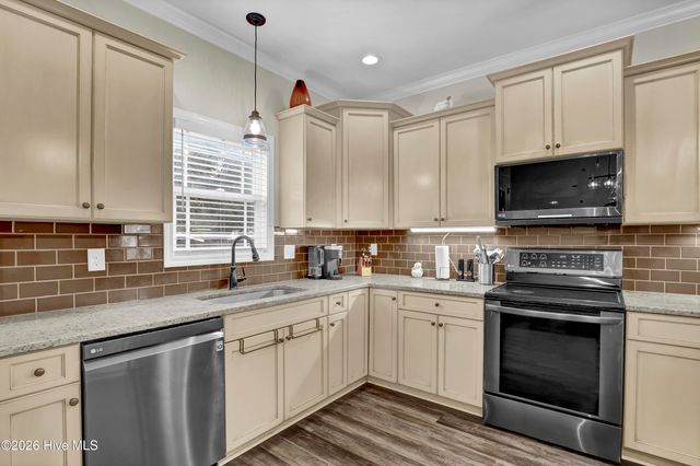 118 Camelot Drive, Holly Ridge, NC 28445