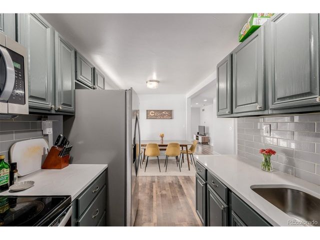 565 Saulsbury St, Lakewood, CO 80226