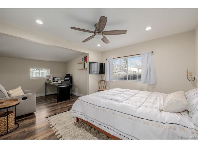 565 Saulsbury St, Lakewood, CO 80226