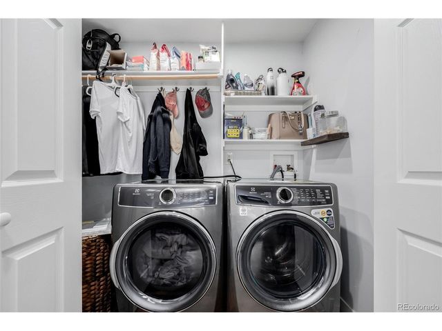 565 Saulsbury St, Lakewood, CO 80226