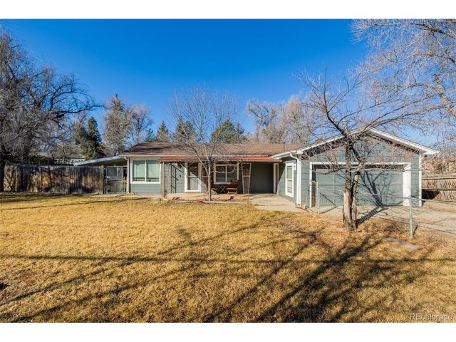 565 Saulsbury St, Lakewood, CO 80226