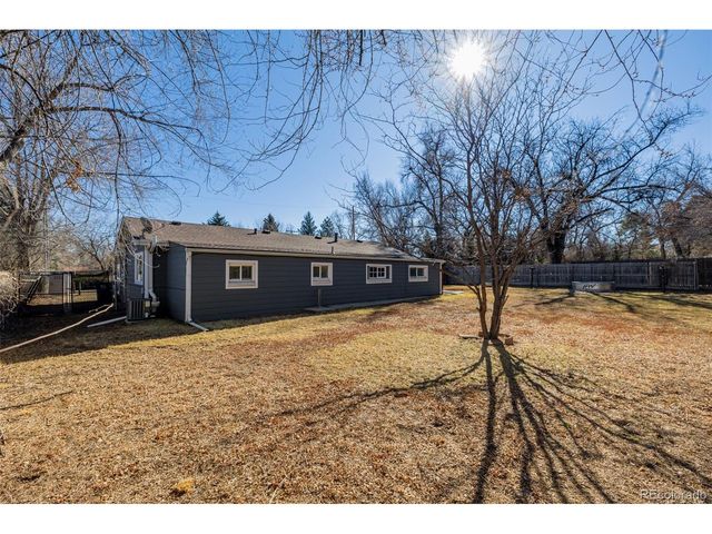 565 Saulsbury St, Lakewood, CO 80226