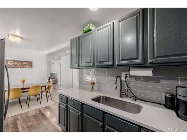 565 Saulsbury St, Lakewood, CO 80226