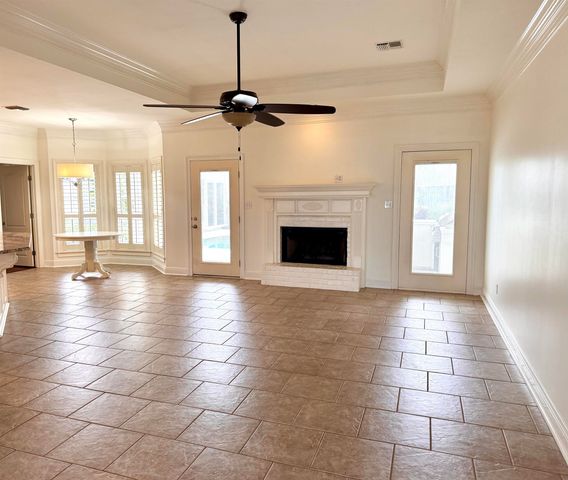 401 Riverside Dr, Berwick, LA 70342