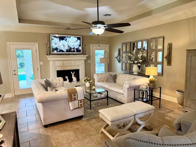 401 Riverside Dr, Berwick, LA 70342