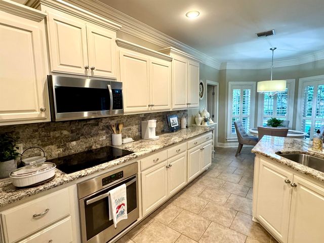 401 Riverside Dr, Berwick, LA 70342