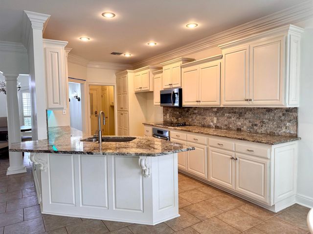 401 Riverside Dr, Berwick, LA 70342