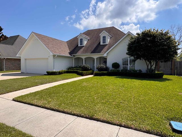 401 Riverside Dr, Berwick, LA 70342