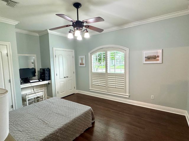 401 Riverside Dr, Berwick, LA 70342