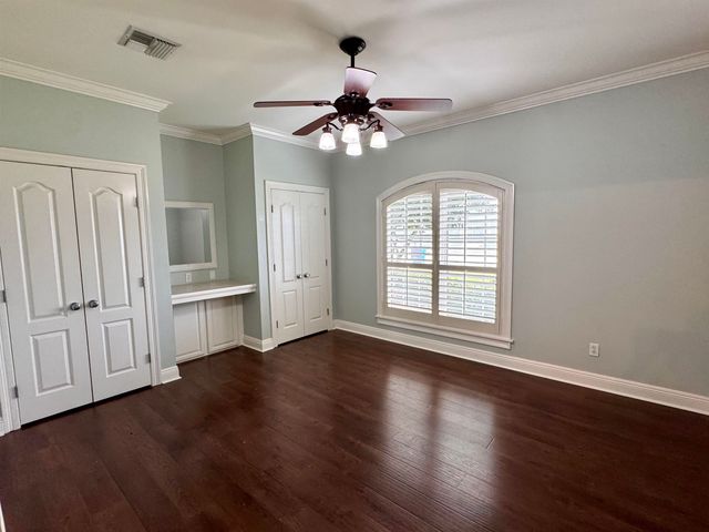 401 Riverside Dr, Berwick, LA 70342