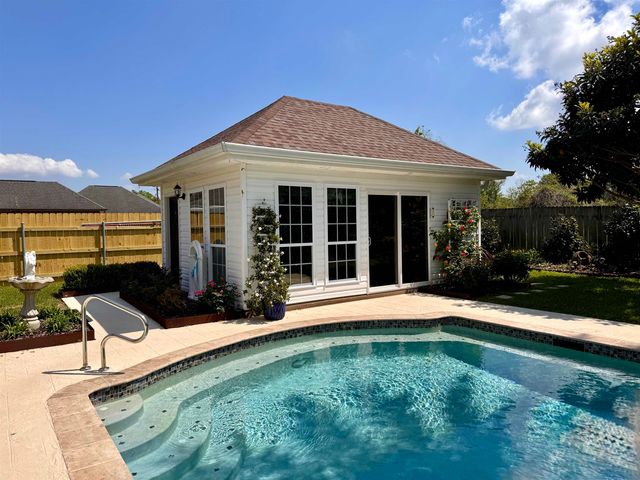 401 Riverside Dr, Berwick, LA 70342