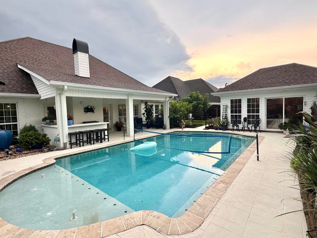 401 Riverside Dr, Berwick, LA 70342