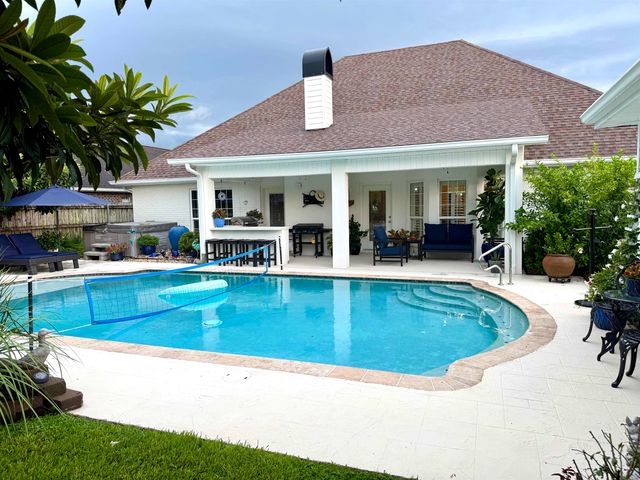 401 Riverside Dr, Berwick, LA 70342