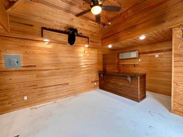 401 Riverside Dr, Berwick, LA 70342