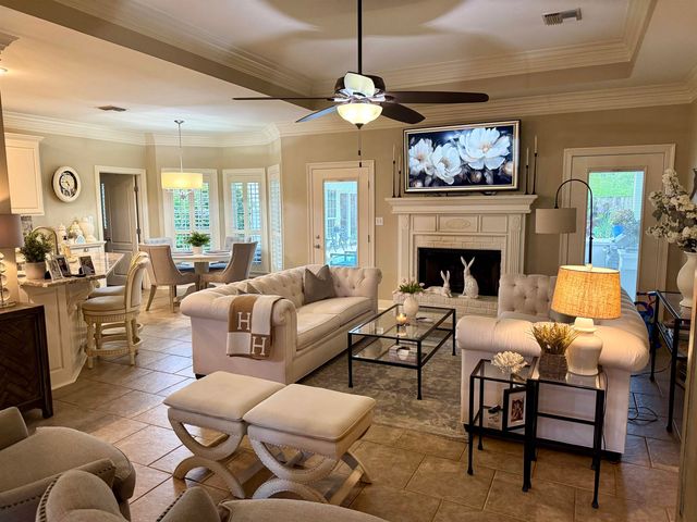 401 Riverside Dr, Berwick, LA 70342