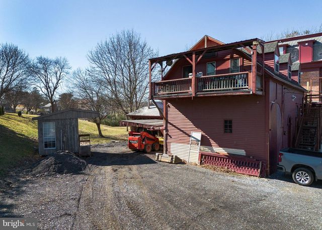 10463 JONESTOWN RD, Annville, PA 17003