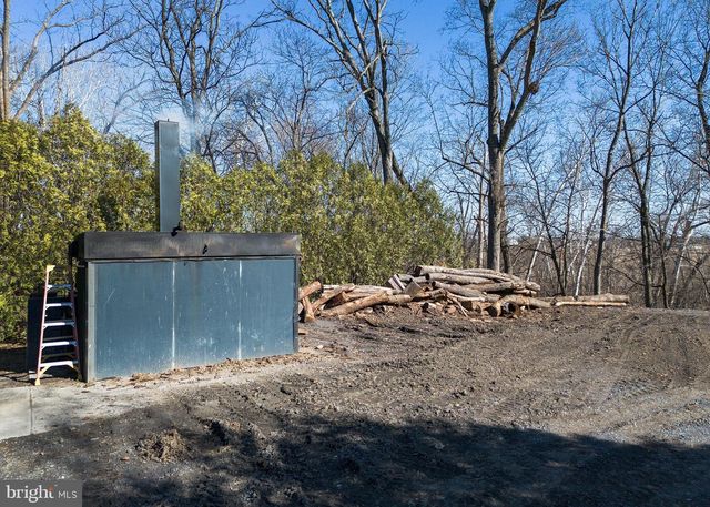 10463 JONESTOWN RD, Annville, PA 17003