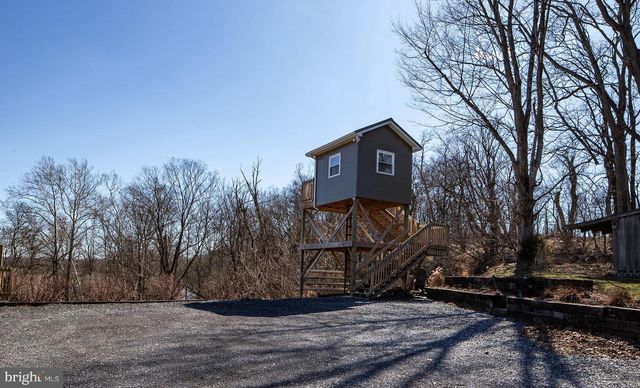 10463 JONESTOWN RD, Annville, PA 17003