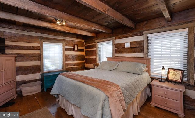 10463 JONESTOWN RD, Annville, PA 17003