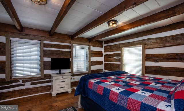 10463 JONESTOWN RD, Annville, PA 17003