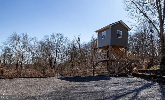10463 JONESTOWN RD, Annville, PA 17003
