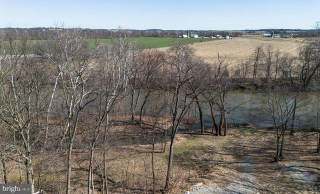 10463 JONESTOWN RD, Annville, PA 17003