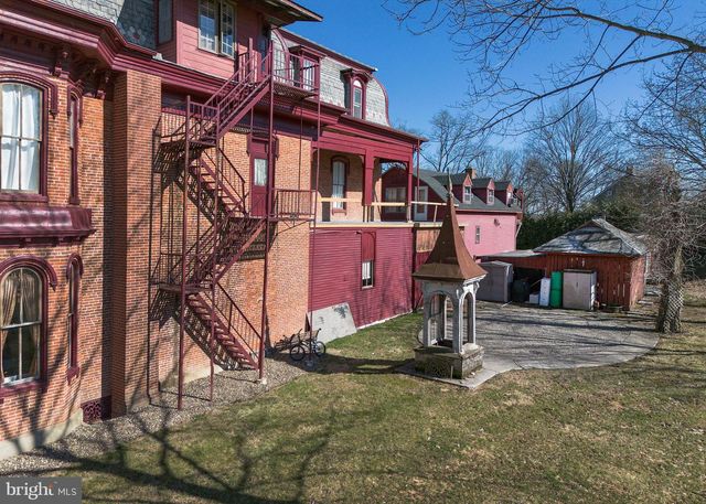 10463 JONESTOWN RD, Annville, PA 17003