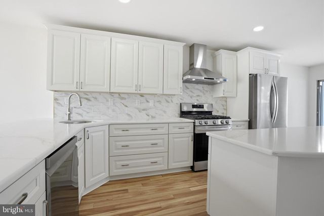 1004 WATERFORD RD, Yardley, PA 19067