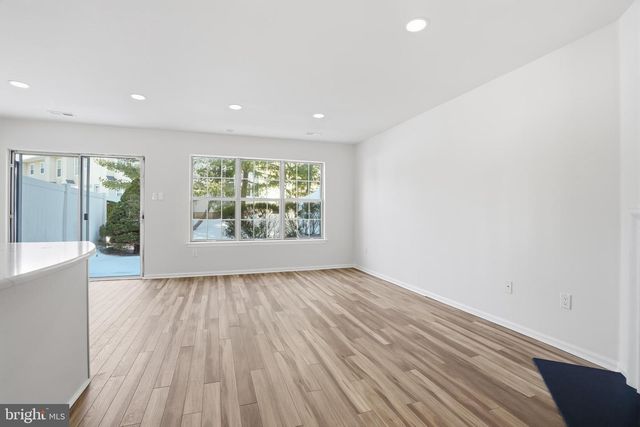 1004 WATERFORD RD, Yardley, PA 19067