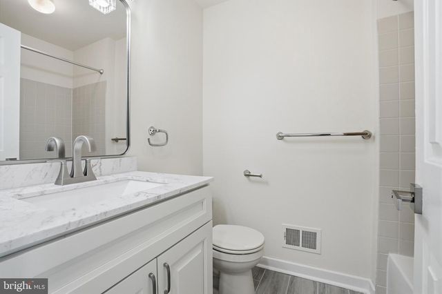 1004 WATERFORD RD, Yardley, PA 19067