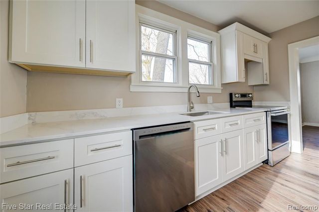 172 Nelson Street, Pontiac, MI 48342