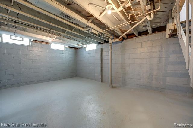 172 Nelson Street, Pontiac, MI 48342