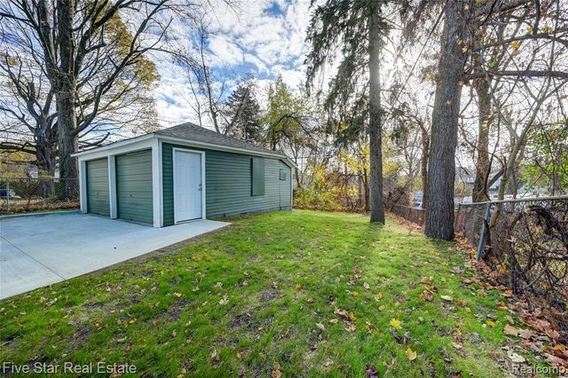 172 Nelson Street, Pontiac, MI 48342