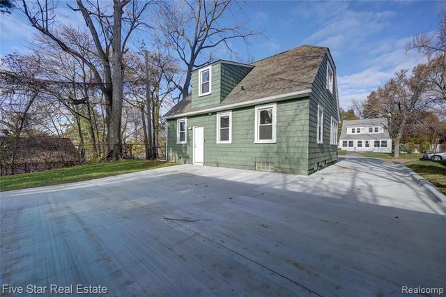 172 Nelson Street, Pontiac, MI 48342