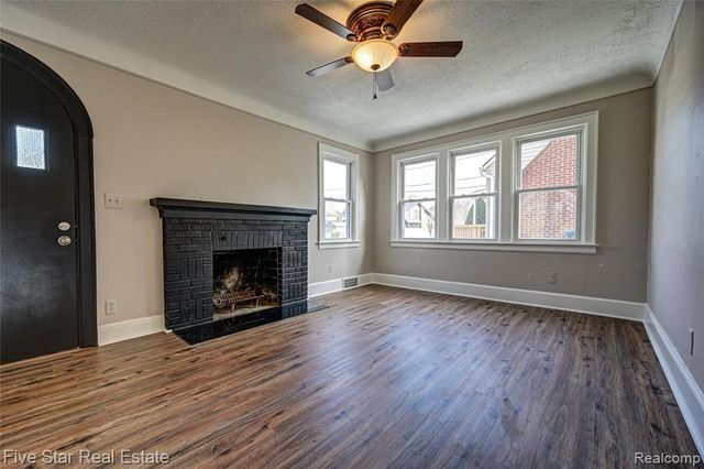 172 Nelson Street, Pontiac, MI 48342