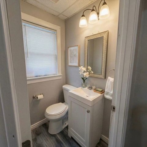 618 Mill St, Worcester, MA 01602