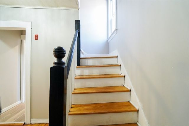 618 Mill St, Worcester, MA 01602