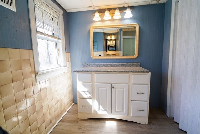 618 Mill St, Worcester, MA 01602