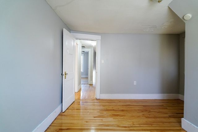 618 Mill St, Worcester, MA 01602