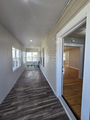 618 Mill St, Worcester, MA 01602