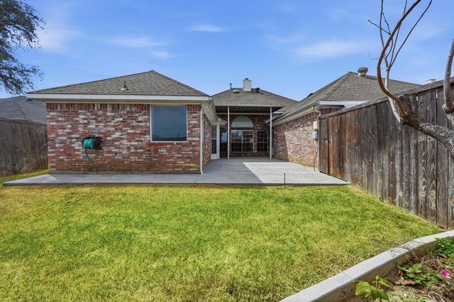 1553 Waterford Drive, Lewisville, TX 75077