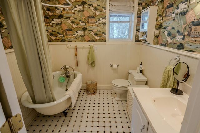 1316 Junaluska Road, Andrews, NC 28901