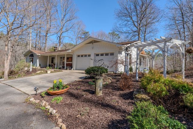 1316 Junaluska Road, Andrews, NC 28901