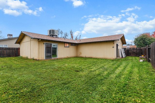 1220 Pershing Street, Redding, CA 96003