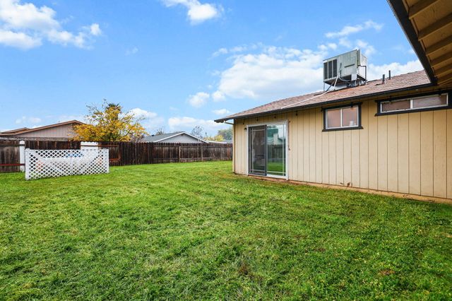 1220 Pershing Street, Redding, CA 96003