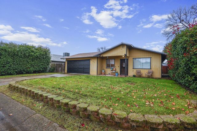 1220 Pershing Street, Redding, CA 96003