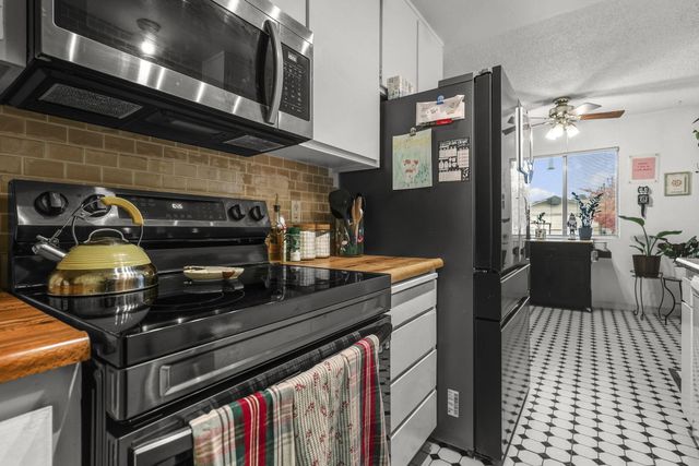 1220 Pershing Street, Redding, CA 96003