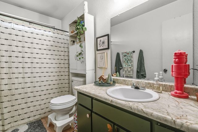 1220 Pershing Street, Redding, CA 96003